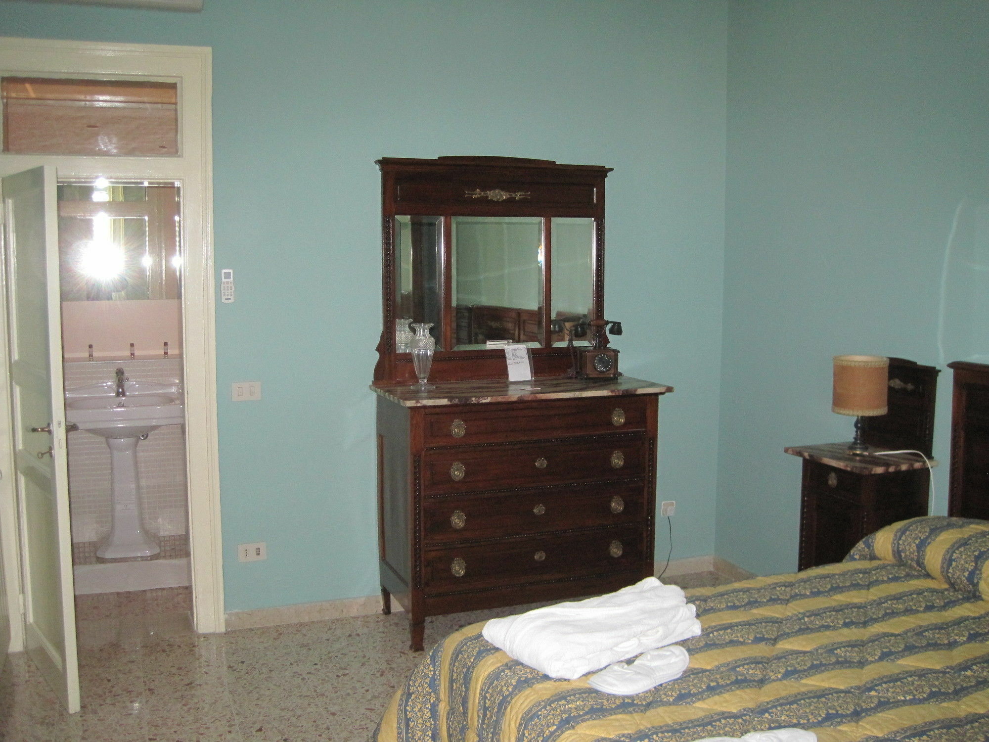 Al Bastione Imperiale Hotel ตราปานี ภายนอก รูปภาพ